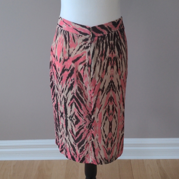 NWT Multicoloured Design Skirt - Picture 8 of 8